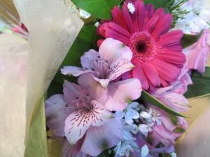 門出の春は「花GIFT！」｜「花の店百花園」　（北海道函館市の花キューピット加盟店 花屋）のブログ