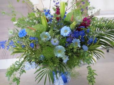 ブルーのアレンジメント「花の店百花園」（北海道函館市の花屋）のギャラリー写真